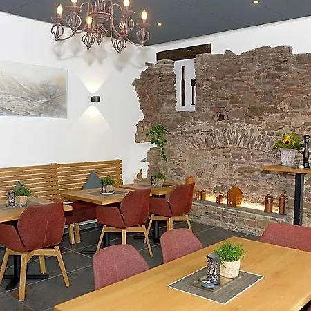 Wein- Und Gaestehaus M. Bai Otel