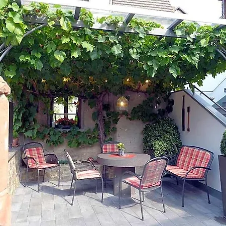 Otel Wein- Und Gaestehaus M. Bai