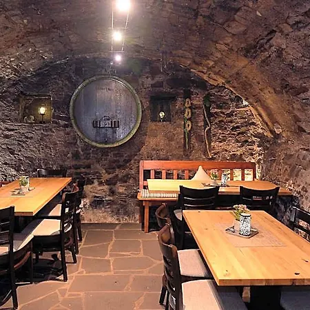 Wein- Und Gaestehaus M. Bai Otel 3*