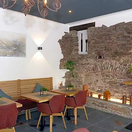 Wein- Und Gaestehaus M. Bai Otel