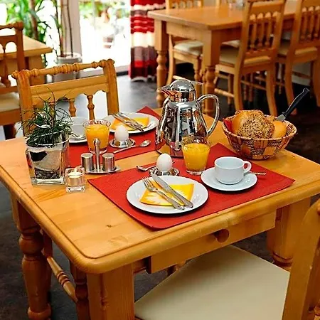 Otel Wein- Und Gaestehaus M. Bai Cochem